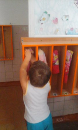 Дети второй младшей группы №2, воспитанники Елены Валерьевны Солдаткиной, учат родителей, как правильно надо мыть руки"