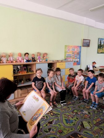 Родители читают басни Ивана Крылова