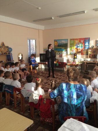 Инспекторы ГИБДД в гостях у дошкольников