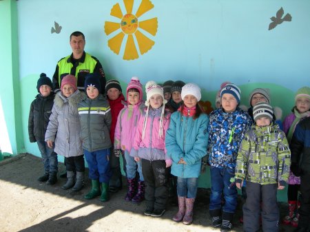 Инспекторы ГИБДД в гостях у дошкольников