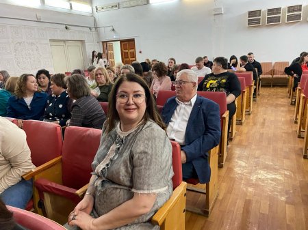 Как здорово, что все мы здесь сегодня собрались!