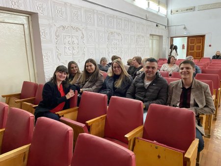 Как здорово, что все мы здесь сегодня собрались!