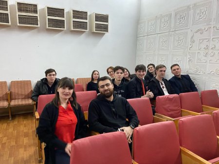 Как здорово, что все мы здесь сегодня собрались!